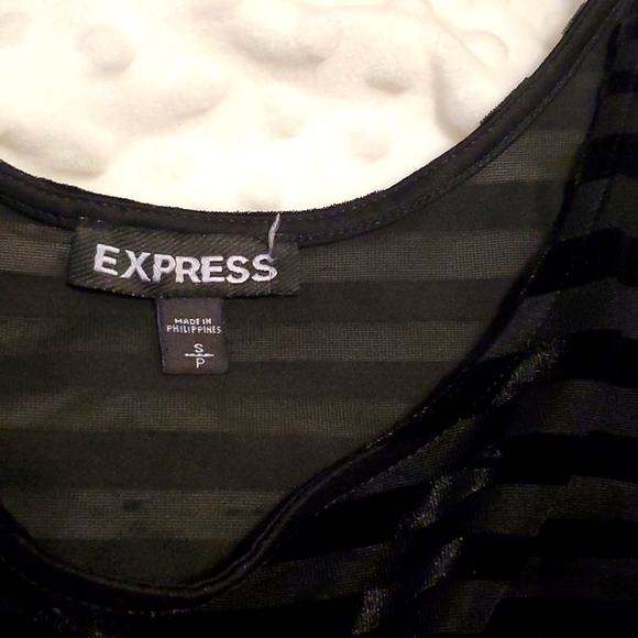 Express crop top - Picture 3 of 4